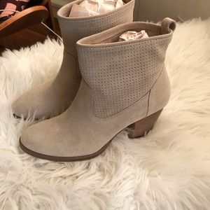 Ivanka Trump: "Tiffany" Perforated Suede Ankle Boot. EUC: Size 7M
